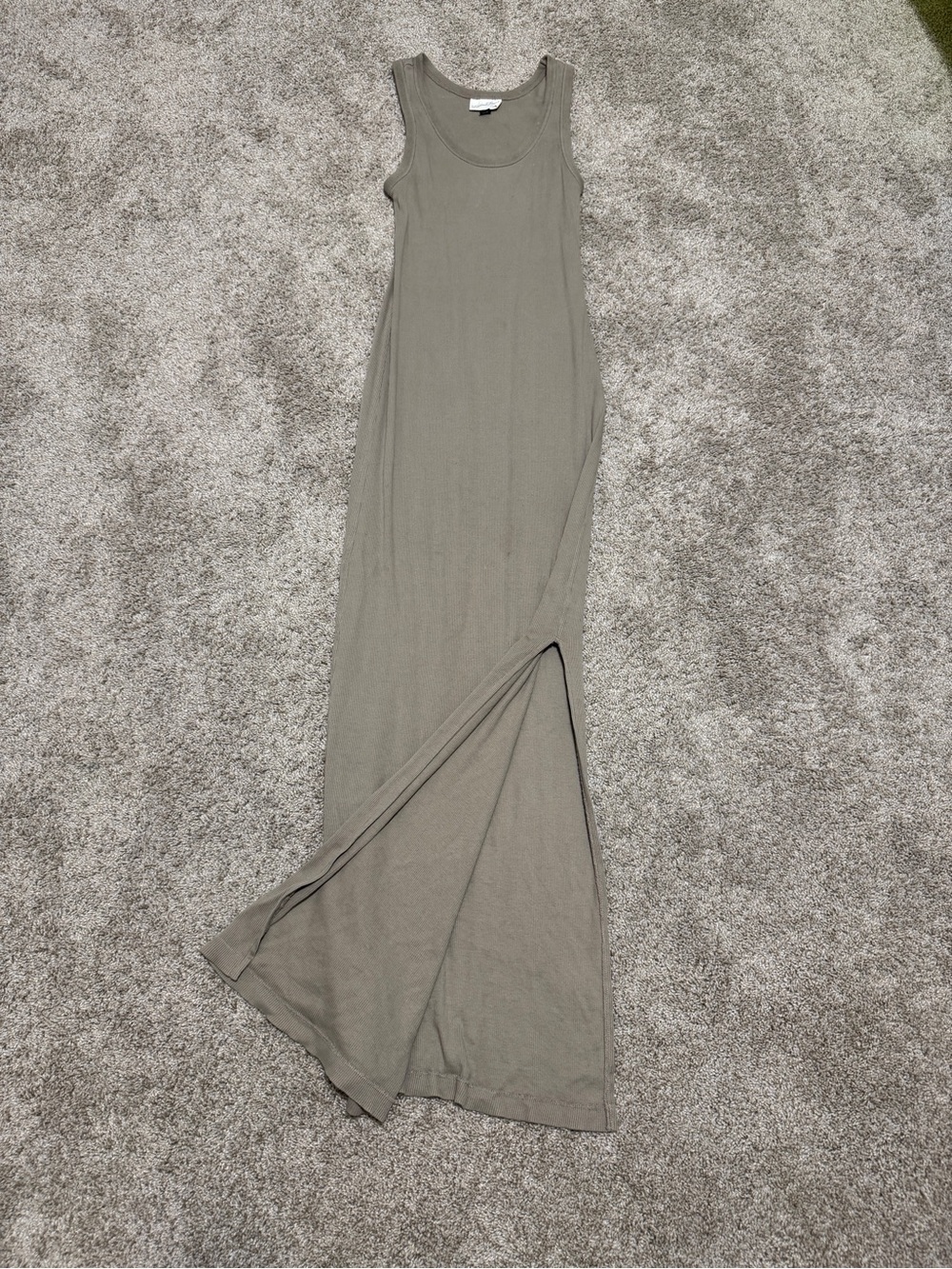 Medium Univsersal Thread Khaki Ribbed Maxi Dress